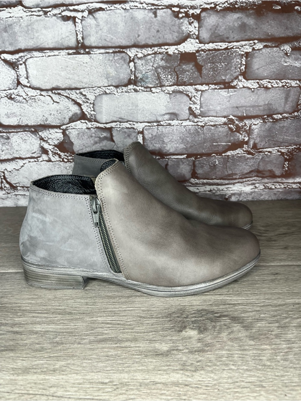Naot Helm Gray Leather Side Zipper Heeled Booties Boots Women’s Sz 39EU/8.5M US